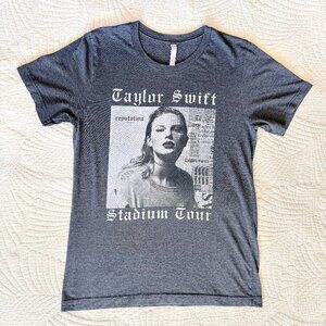 Taylor Swift Reputation Stadium Tour 2018 Graphic Tee Size S